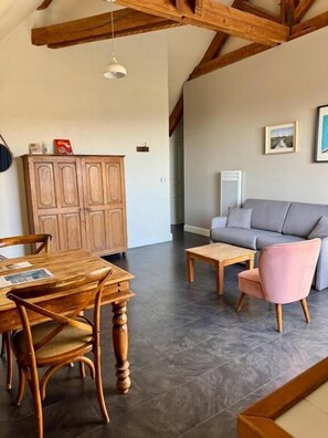 Apartment, 1 Queen Bed with Sofa bed, Balcony, Sea View | In-room safe, free WiFi, wheelchair access - Eco-domaine La Fontaine (Pornic)