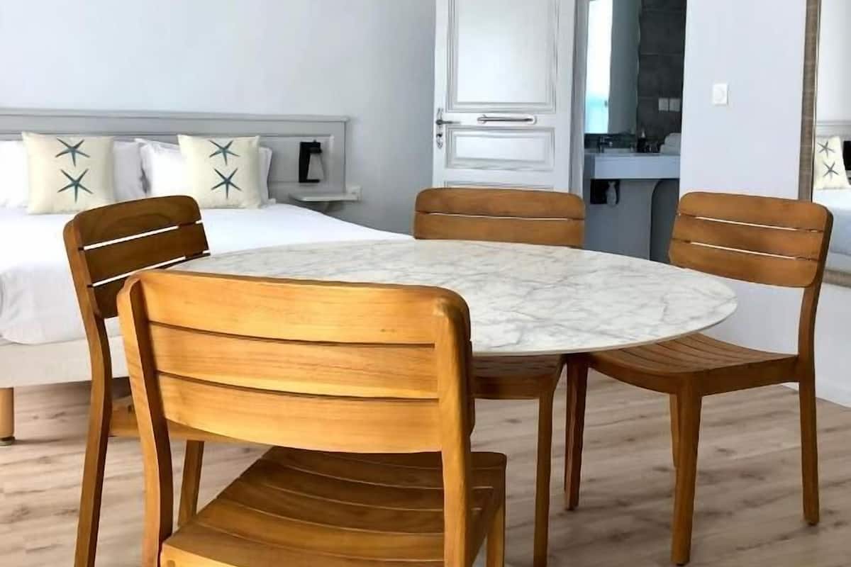 Estudio, vistas al jardín | Caja fuerte y wifi gratis