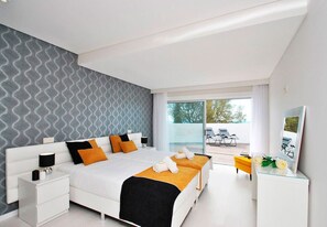 6 室のベッドルーム、アイロン / アイロン台、WiFi (無料)、ベッドシーツ