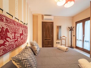 Travel cot, free WiFi - Wonderful private villa for 4 people with WIFI, A/C, TV, patio and pets allowed (Budoni)