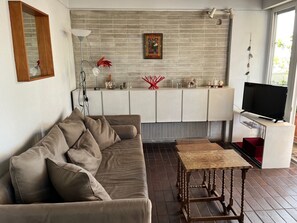 Living area - Luminous duplex apt in Plaka, Acropolis views (Athina)