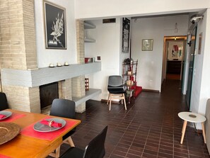 Dining - Luminous duplex apt in Plaka, Acropolis views (Athina)