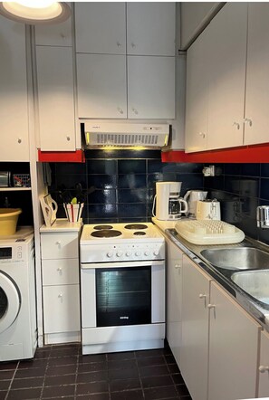 Private kitchen - Luminous duplex apt in Plaka, Acropolis views (Athina)