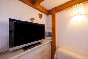 Interior - Cozy Apartment Place Paoli – Mountain View, Heart of Corte (Corte)