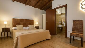 Cribs/infant beds, free WiFi, bed sheets