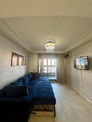 Comfort Studio, City View | Living area - studio équipé et centrale -Guéliz (Marrakech)