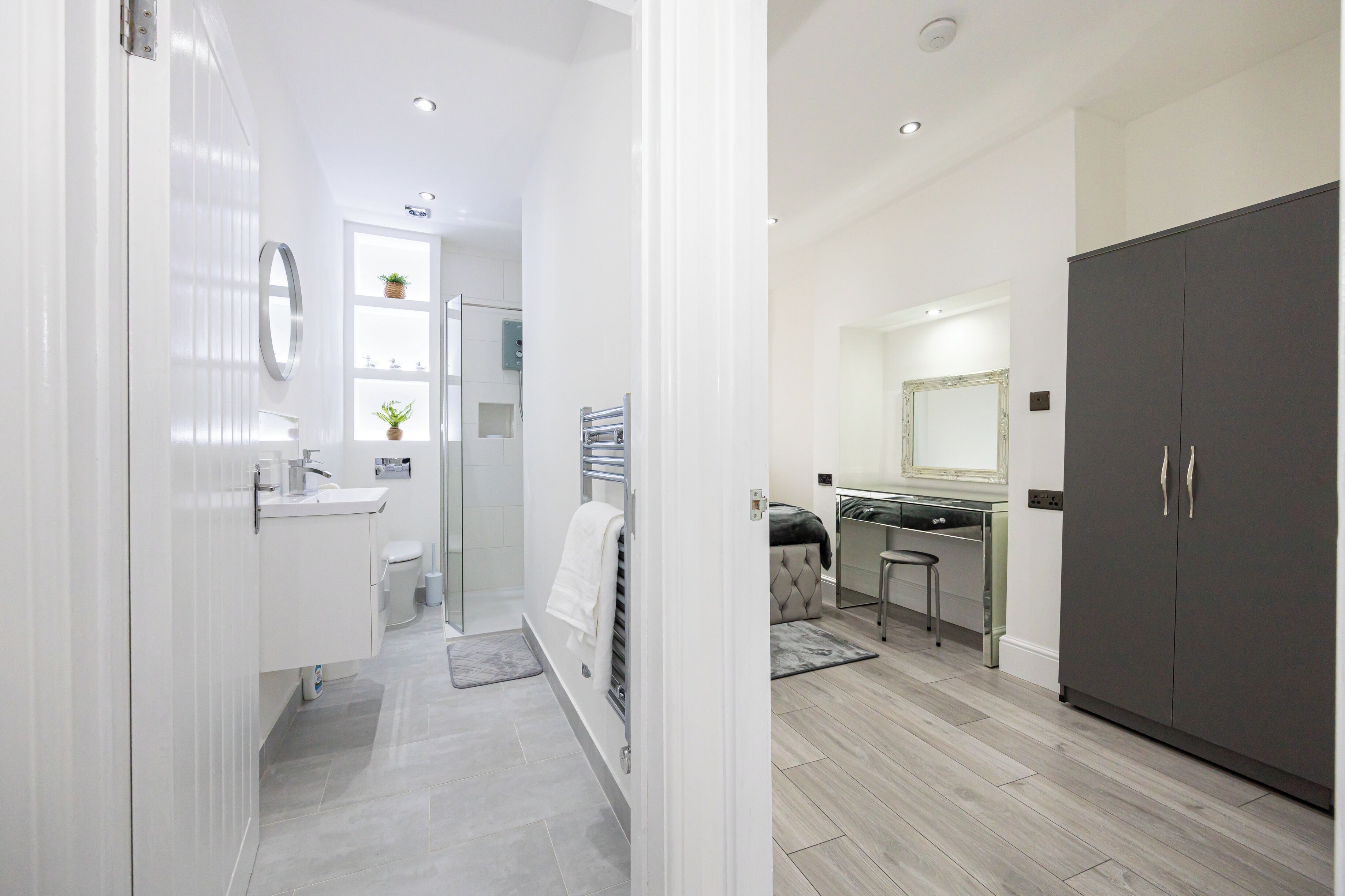 Strykejern/-brett, wi-fi og sengetøy