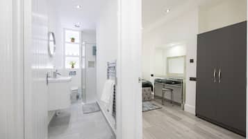 Strykejern/-brett, wi-fi og sengetøy