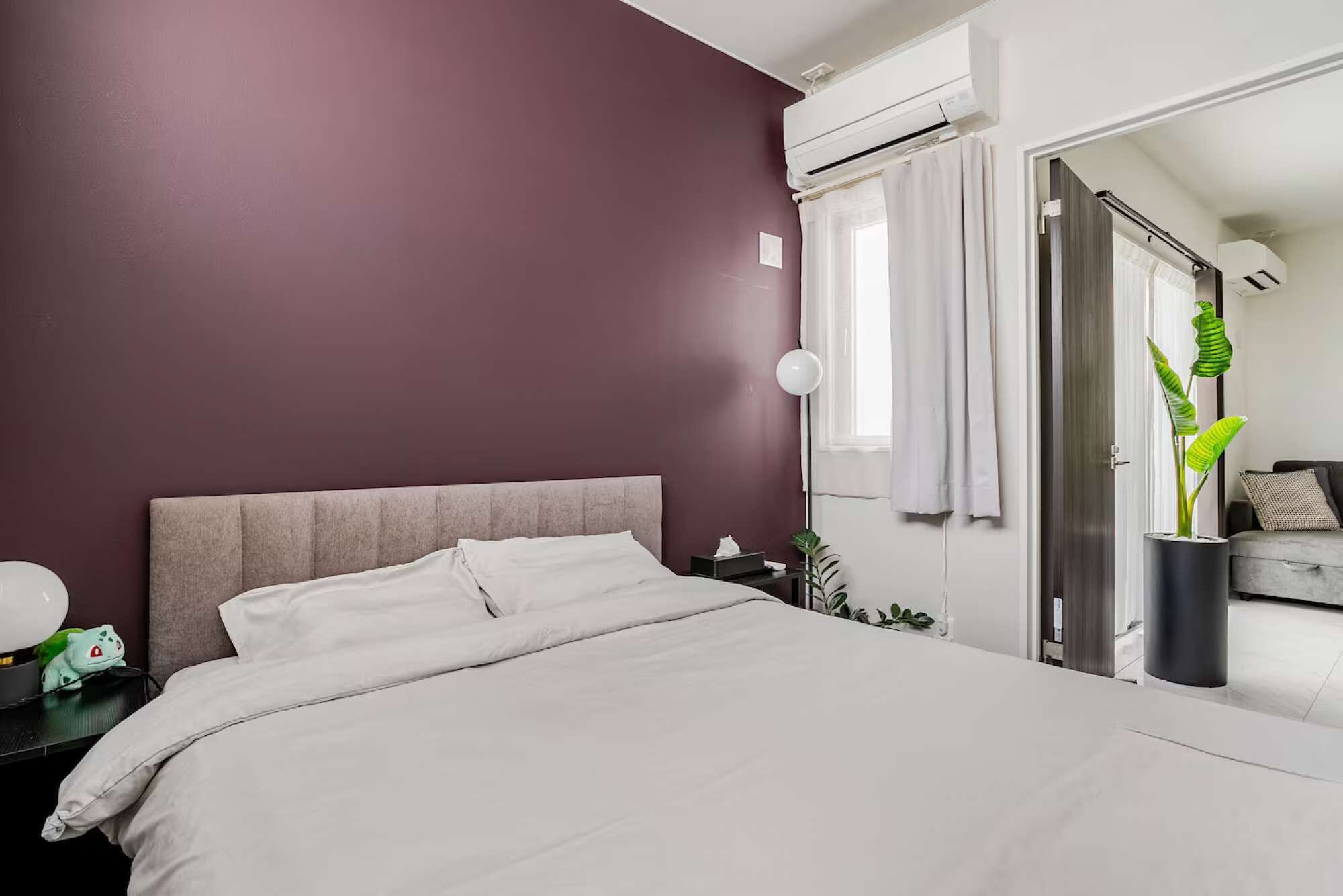 Skrivbord, strykjärn/strykbräda, wi-fi och sängkläder