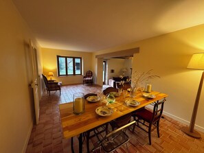 Dining - Les Fouchers 11 persons quiet (Dampierre-sous-Bouhy)