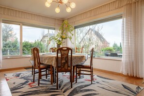 Dining - Holiday Home "Villa for 8 Guests – Porte du Ried" with Mountain View, Private Terrace & Wi-Fi (porte du ried)