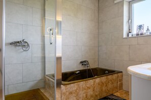 Shower, hair dryer, towels - Holiday Home "Villa for 8 Guests – Porte du Ried" with Mountain View, Private Terrace & Wi-Fi (porte du ried)