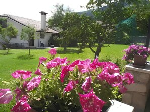 Property grounds - Ginetta 8 - Prosecco Hills Holidays: elegant 2-story apartment for groups (Miane)