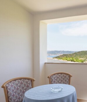 Habitació triple clàssica, balcó | Balcó