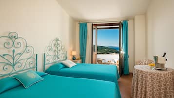 Double Room, Sea View | In-room safe, desk