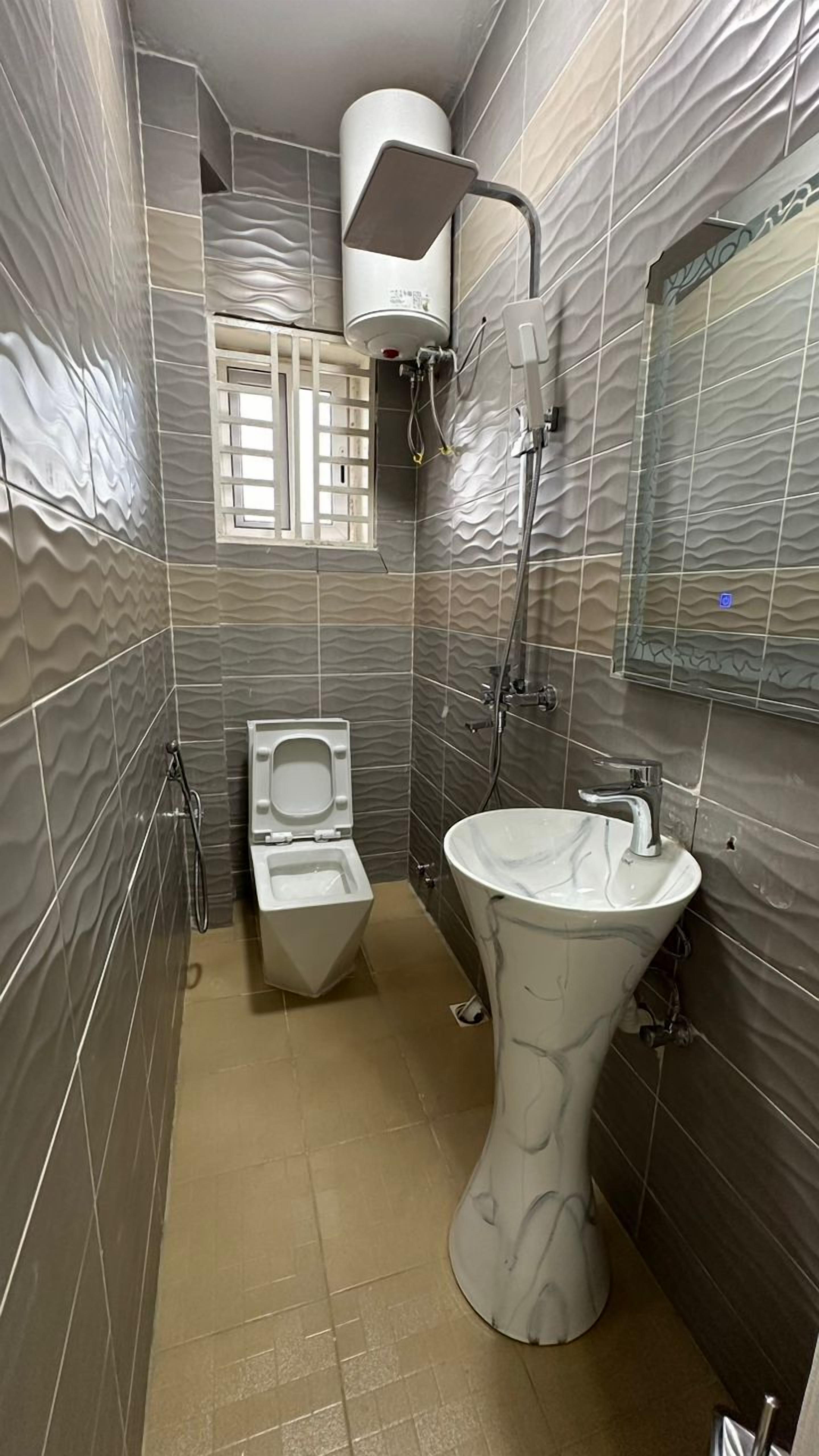 Free toiletries, towels