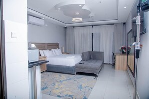 Apartment - Palm Leaf Hazeldene Kwekwe With Pool - 2333 (Kwekwe)