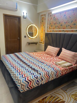 2 bedrooms, iron/ironing board, WiFi, bed sheets