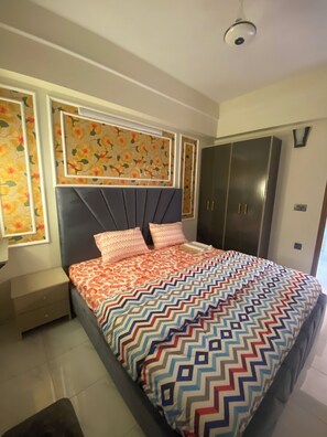 2 bedrooms, iron/ironing board, WiFi, bed sheets