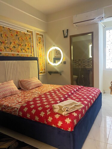 2-bedroom apartment With Lift DHA Phase-5 Karachi
