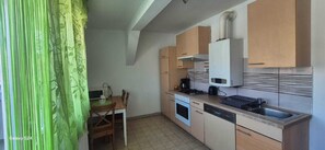 Basic Apartment | Private kitchen - Modern 3BR Apt With Balcony City Center (Vienna)