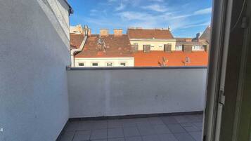 Basic Apartment | Exterior