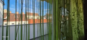 เบสิกอพาร์ทเมนท์ | ระเบียง