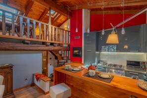 Private kitchen - CHALET LA DIMORA DI BELLE - Where magic is born (Courmayeur)
