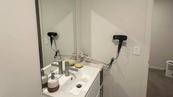 Shared Dormitory, 1 Bedroom | Bathroom