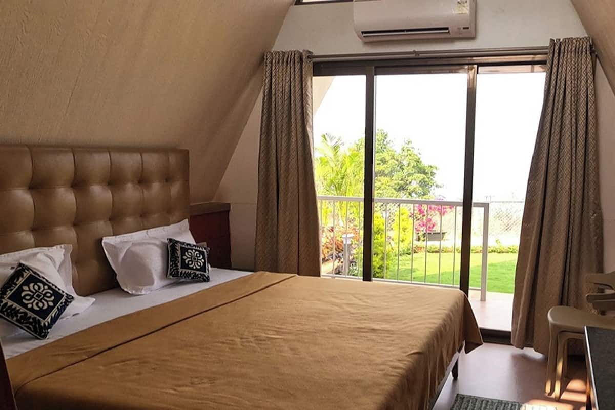 Chalet | Desk, WiFi (free), bed sheets