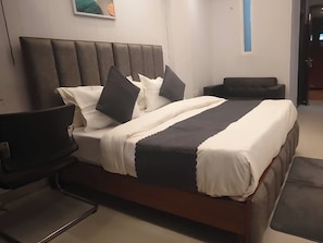 Classic Room | Desk, iron/ironing board, free WiFi, bed sheets