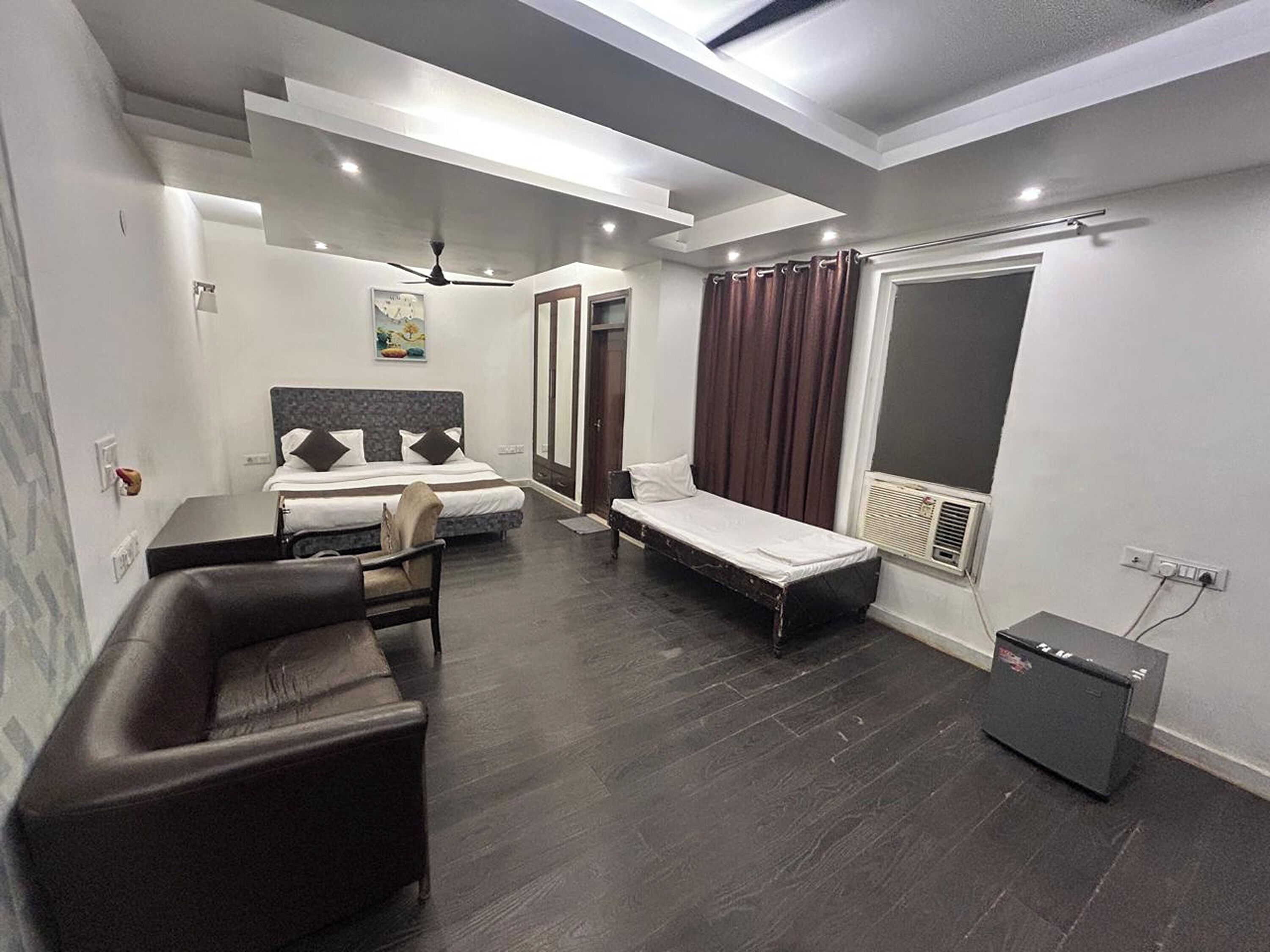 Desk, iron/ironing board, free WiFi, bed sheets