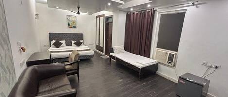 Desk, iron/ironing board, free WiFi, bed sheets