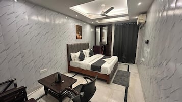 Habitació clàssica | Escriptori, planxa i posts de planxar, wifi gratuïta i roba de llit