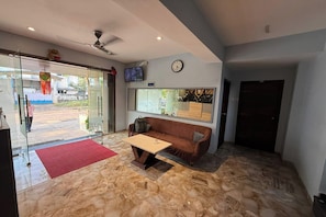 Lobby - Hotel Stay Inn Rabale (Navi Mumbai)