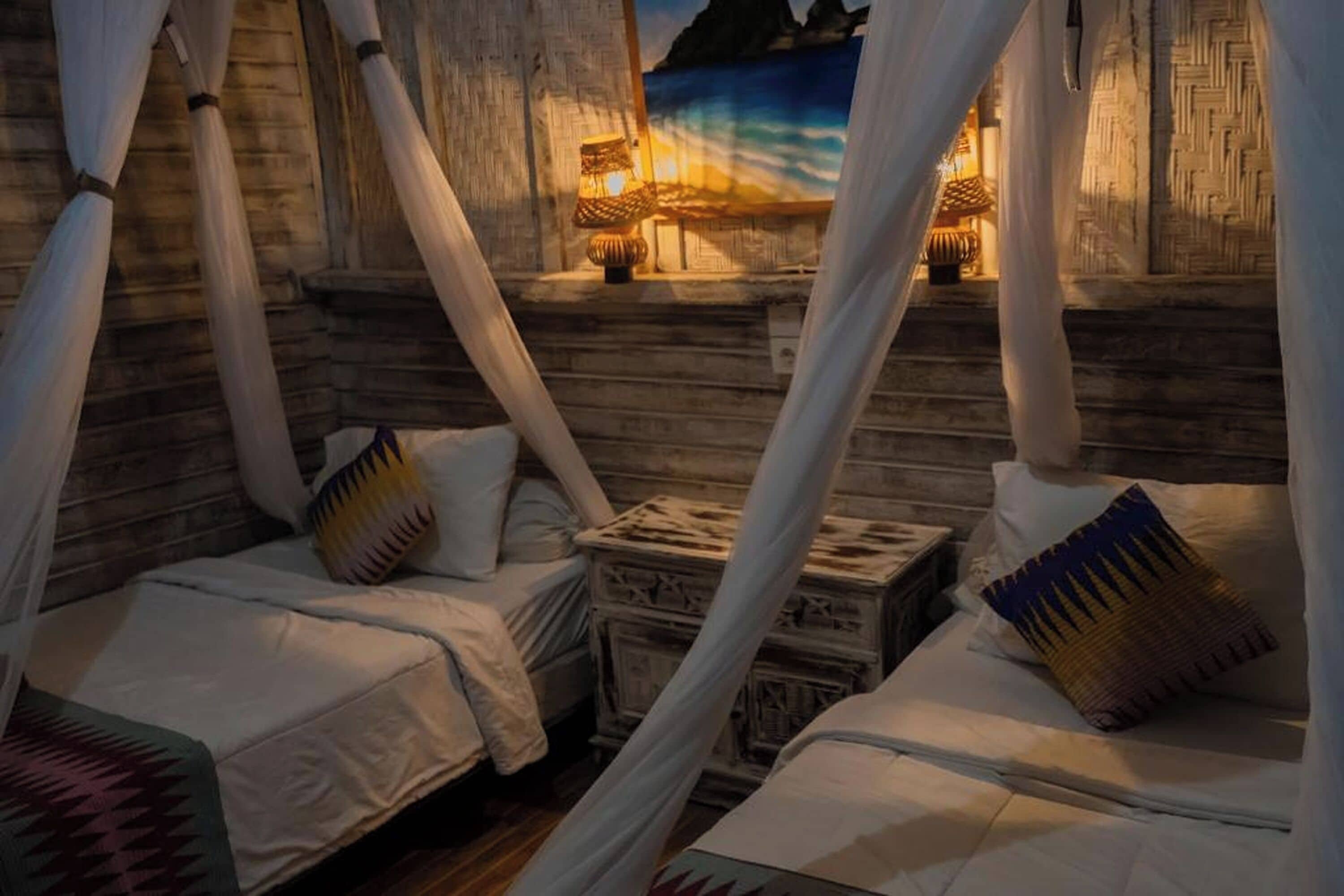 Escrivaninha, ferros/tábuas de passar roupa, Wi-Fi de cortesia