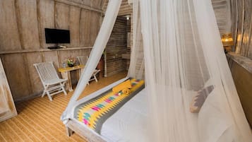 Bàn, bàn ủi/dụng cụ ủi quần áo, truy cập Internet không dây miễn phí