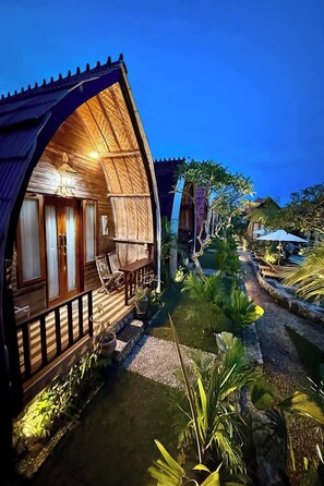 Exterior - The Suwi Huts (Penida Island)