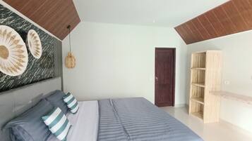 Deluxe Room | Desk, free WiFi, bed sheets