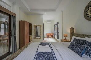 Desk, free WiFi, bed sheets - Rava Andong (Ubud)