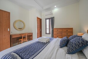 Villa, 2 Bedrooms | Meja, Wi-fi percuma, cadar katil 