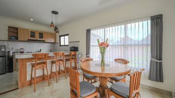 Huvila, 2 makuuhuonetta | Ruokailu omassa huoneessa