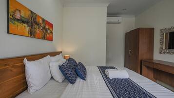 Vila, 2 quartos | Escrivaninha, Wi-Fi de cortesia, roupa de cama