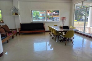 Lobby - Seven Waves Beachfront (Bauang)