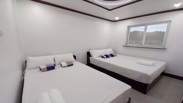 Double Room, 2 Queen Beds | Desk, free WiFi, bed sheets