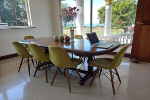 Restaurant - Seven Waves Beachfront (Bauang)