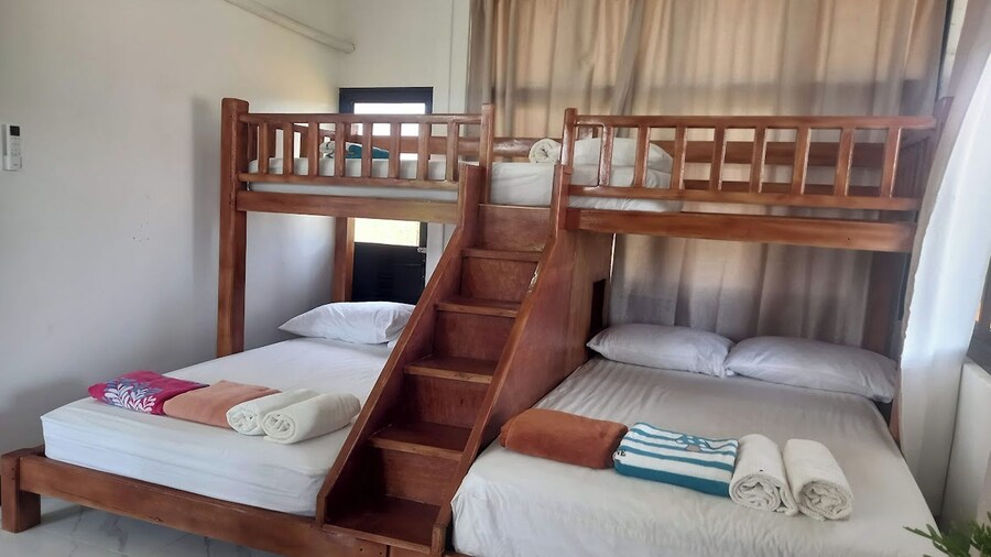 Seven Waves Beachfront