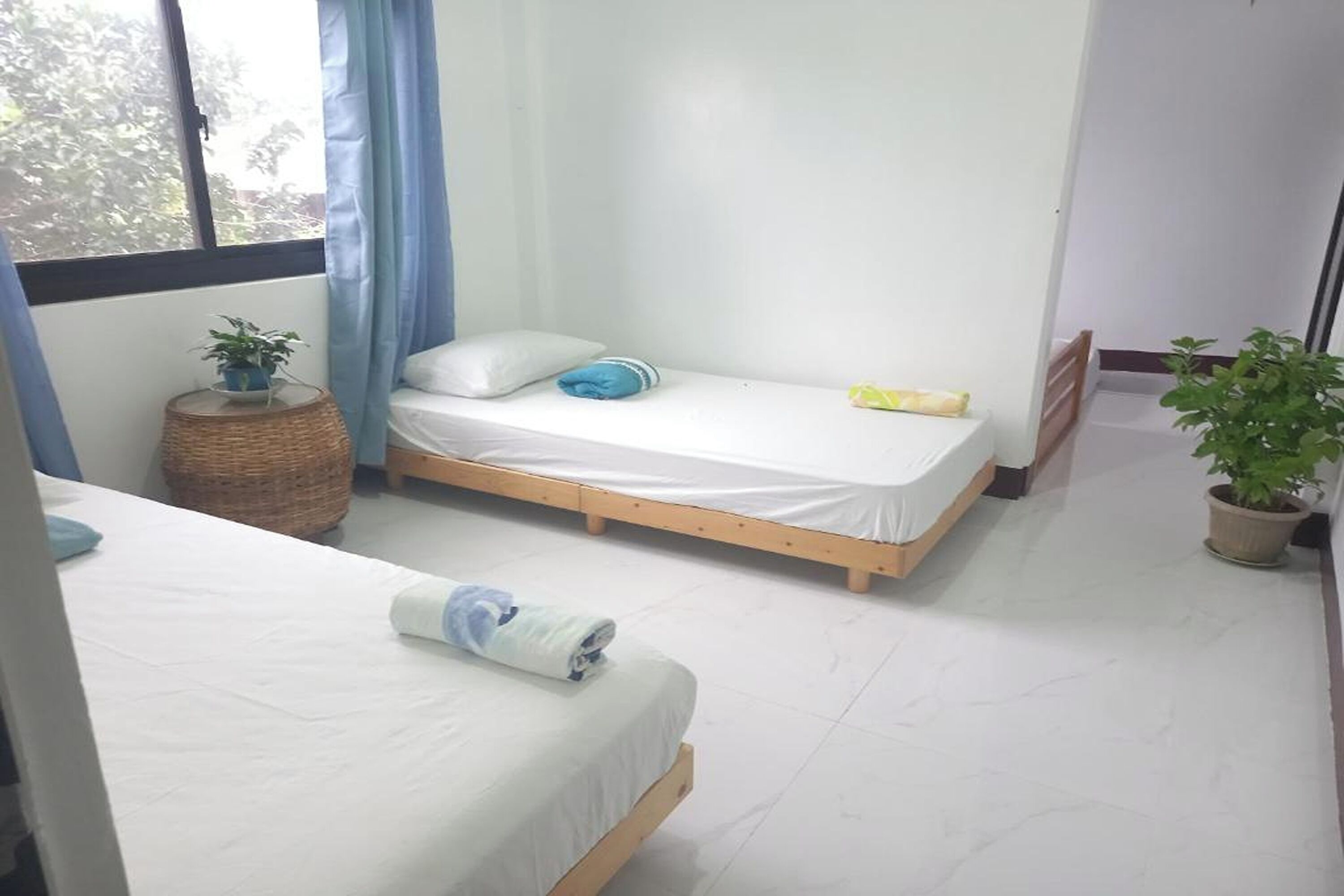 Triple Room, Garden View | Desk, free WiFi, bed sheets