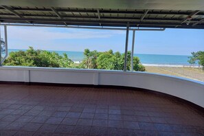 Exterior - Seven Waves Beachfront (Bauang)