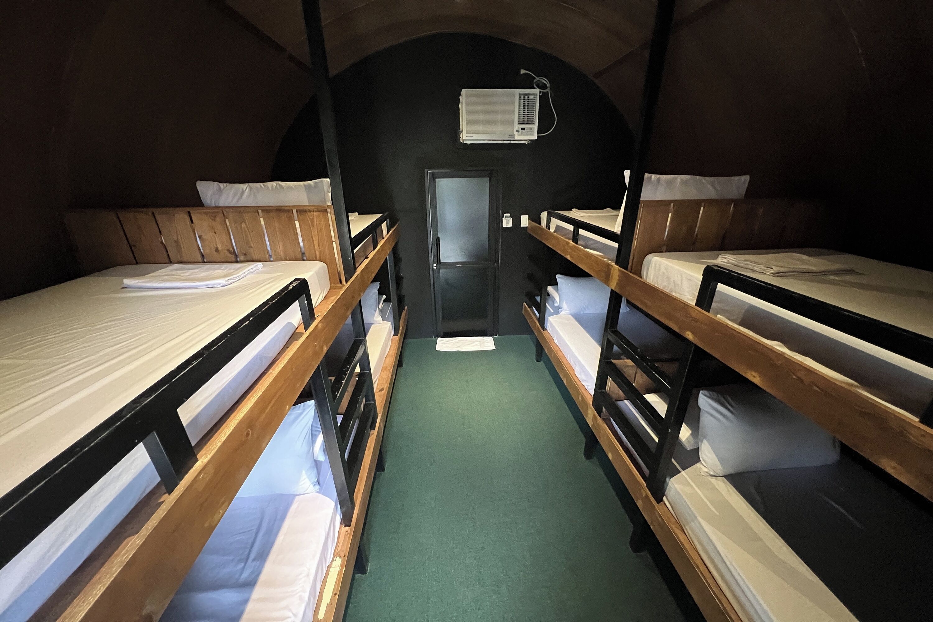 Bureau, Wi-Fi gratuit, draps fournis